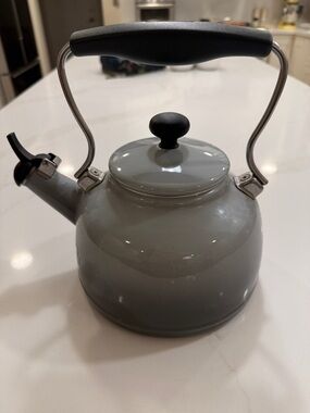 Chantal Enamel Stovetop Whistling Kettle in Gray with Black Handle